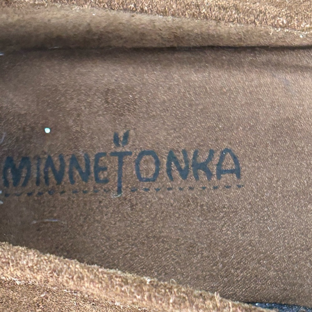 Boho Minnetonka peace be with you moccasin metal emblem women’s size 11 - Picture 3 of 5